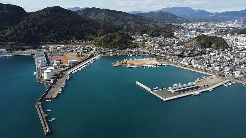 油津港の釣り場