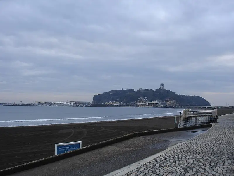 片瀬西浜の釣り場