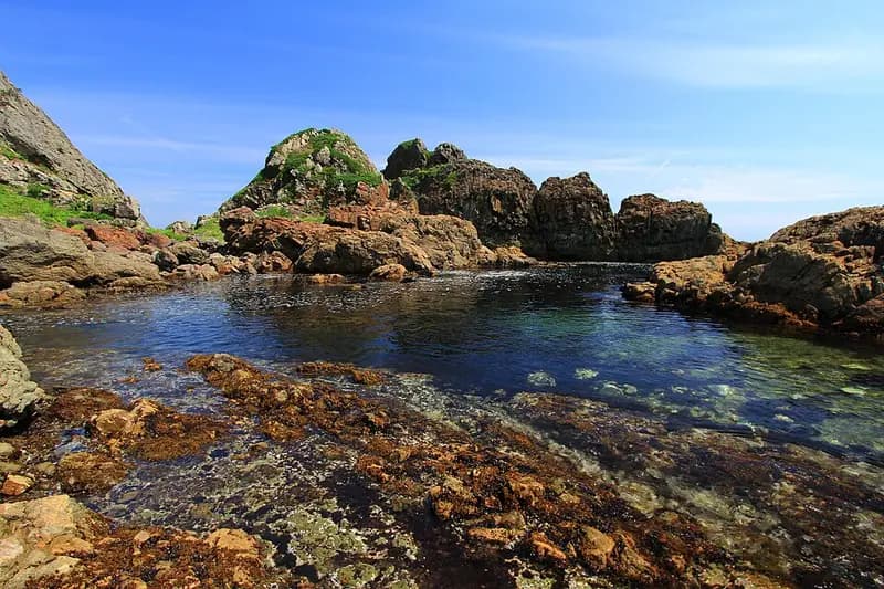 鮫角灯台下の磯の釣り場